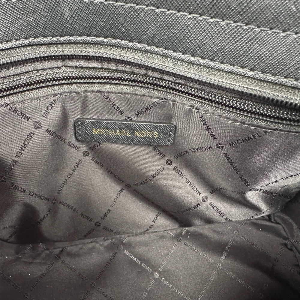 MICHAEL KORS Selma Medium Saffiano Leather Cossbody Bag EXCELLENT CONDITION - Picture 10 of 15